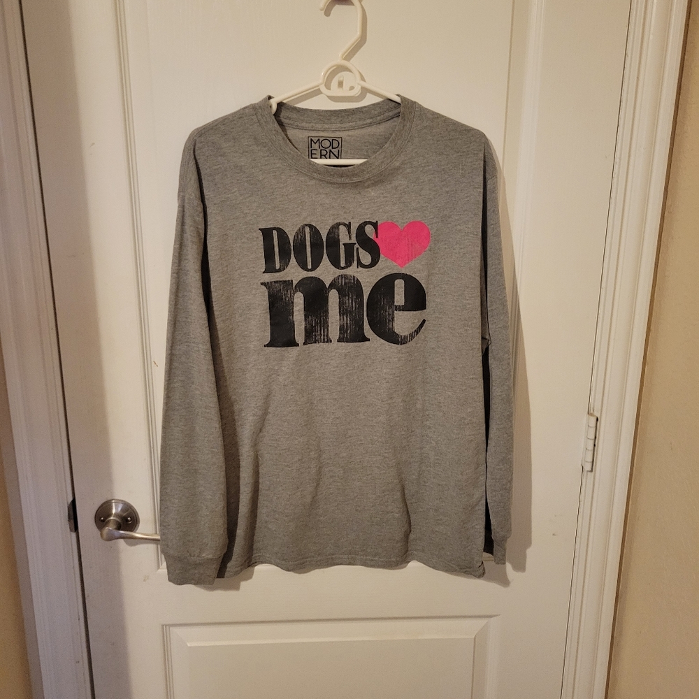 Womens large long sleep shirt. ""Dogs love me"